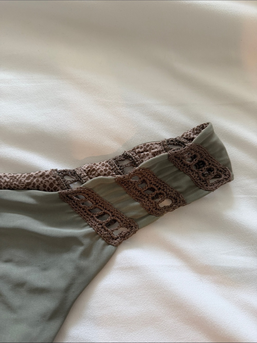 Acacia Swimwear cheeky bottoms size L - Picture 2 of 4